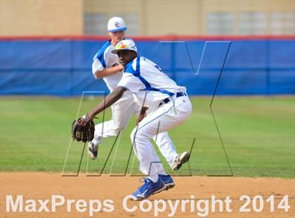 Thumbnail 3 in Wylie vs. Cooper photogallery.