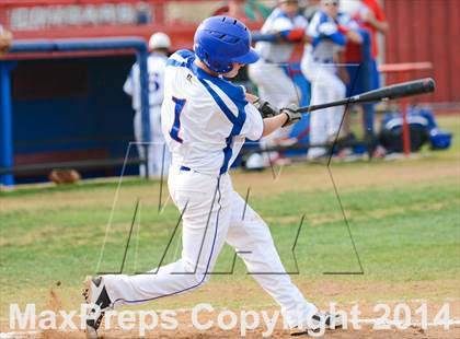 Thumbnail 3 in Wylie vs. Cooper photogallery.