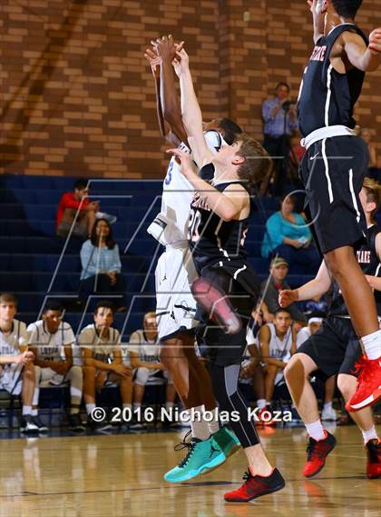 Thumbnail 2 in Harvard-Westlake vs. Loyola photogallery.