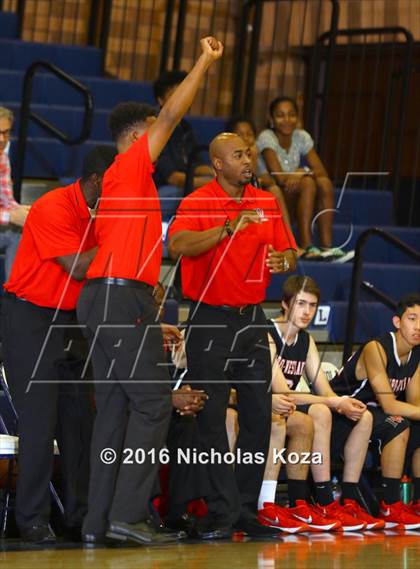 Thumbnail 2 in Harvard-Westlake vs. Loyola photogallery.