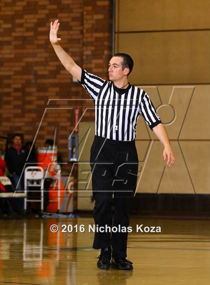 Thumbnail 1 in Harvard-Westlake vs. Loyola photogallery.