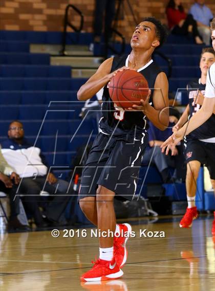 Thumbnail 3 in Harvard-Westlake vs. Loyola photogallery.