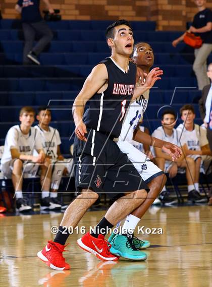 Thumbnail 1 in Harvard-Westlake vs. Loyola photogallery.