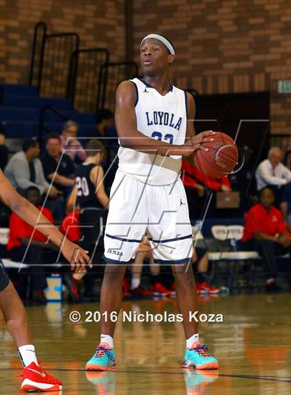 Thumbnail 3 in Harvard-Westlake vs. Loyola photogallery.