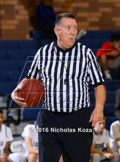 Thumbnail 3 in Harvard-Westlake vs. Loyola photogallery.
