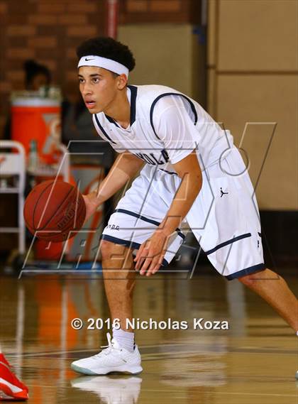 Thumbnail 3 in Harvard-Westlake vs. Loyola photogallery.