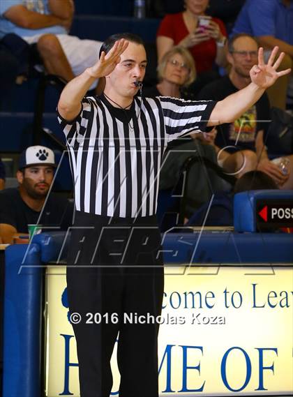 Thumbnail 1 in Harvard-Westlake vs. Loyola photogallery.