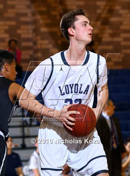 Thumbnail 1 in Harvard-Westlake vs. Loyola photogallery.