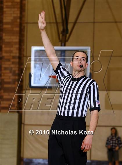 Thumbnail 3 in Harvard-Westlake vs. Loyola photogallery.