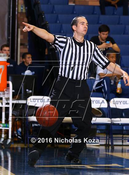 Thumbnail 3 in Harvard-Westlake vs. Loyola photogallery.