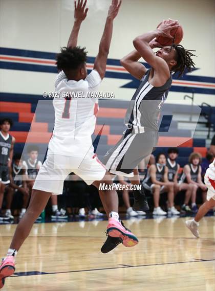 Thumbnail 2 in Viewpoint vs Valencia (6th Annual West Valley Varsity Basketball Tip-off Classic) photogallery.