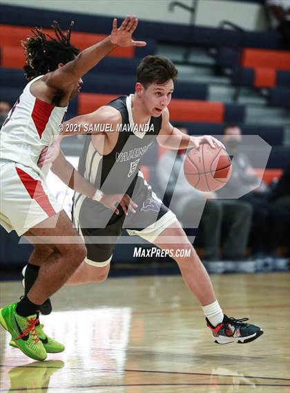 Thumbnail 2 in Viewpoint vs Valencia (6th Annual West Valley Varsity Basketball Tip-off Classic) photogallery.