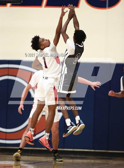 Thumbnail 1 in Viewpoint vs Valencia (6th Annual West Valley Varsity Basketball Tip-off Classic) photogallery.
