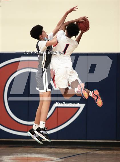 Thumbnail 1 in Viewpoint vs Valencia (6th Annual West Valley Varsity Basketball Tip-off Classic) photogallery.