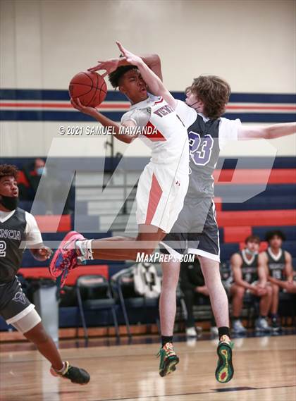 Thumbnail 1 in Viewpoint vs Valencia (6th Annual West Valley Varsity Basketball Tip-off Classic) photogallery.