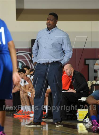 Thumbnail 3 in Beverly Hills vs. Capital Christian (MaxPreps Holiday Classic) photogallery.