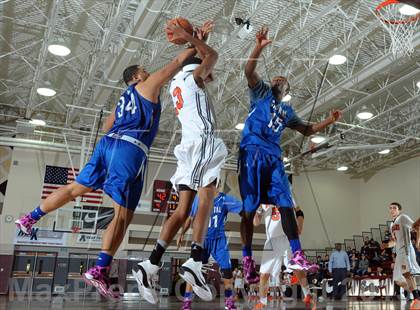 Thumbnail 1 in Beverly Hills vs. Capital Christian (MaxPreps Holiday Classic) photogallery.
