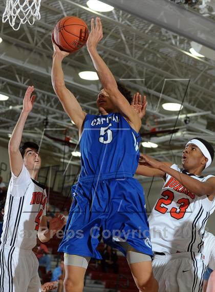 Thumbnail 2 in Beverly Hills vs. Capital Christian (MaxPreps Holiday Classic) photogallery.