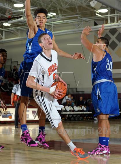 Thumbnail 3 in Beverly Hills vs. Capital Christian (MaxPreps Holiday Classic) photogallery.