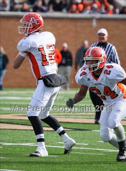 Thumbnail 3 in Hillside vs. Davie (NCHSAA 4A Final) photogallery.