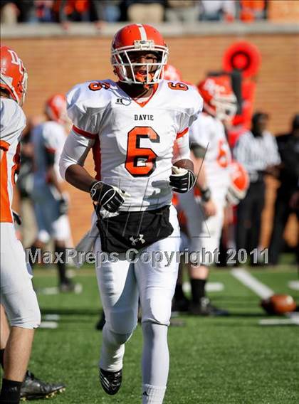 Thumbnail 2 in Hillside vs. Davie (NCHSAA 4A Final) photogallery.