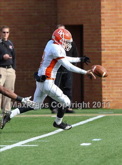 Thumbnail 2 in Hillside vs. Davie (NCHSAA 4A Final) photogallery.