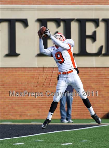 Thumbnail 1 in Hillside vs. Davie (NCHSAA 4A Final) photogallery.