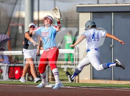 Thumbnail 3 in Centennial vs. Monterey (UIL 5A Regional Semifinals) photogallery.