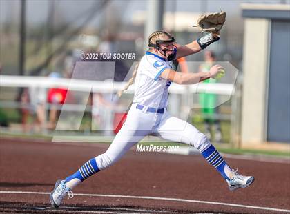 Thumbnail 2 in Centennial vs. Monterey (UIL 5A Regional Semifinals) photogallery.