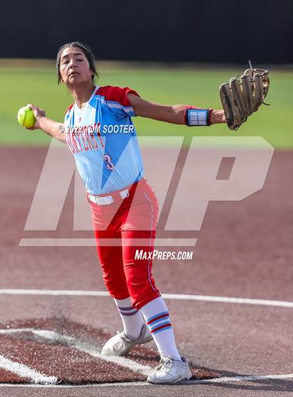 Thumbnail 2 in Centennial vs. Monterey (UIL 5A Regional Semifinals) photogallery.