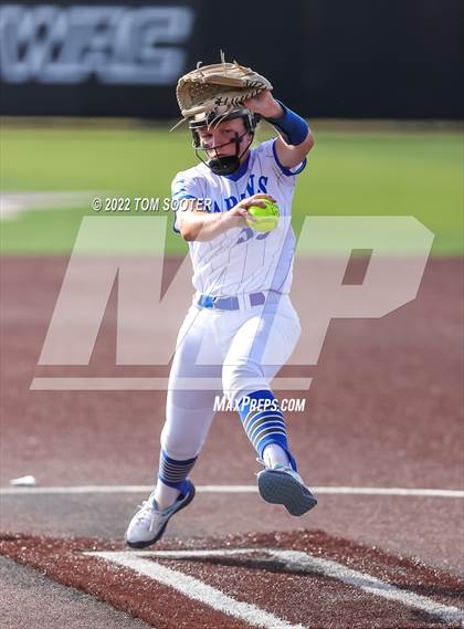 Thumbnail 2 in Centennial vs. Monterey (UIL 5A Regional Semifinals) photogallery.