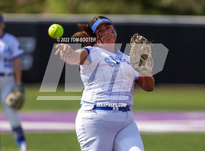 Thumbnail 2 in Centennial vs. Monterey (UIL 5A Regional Semifinals) photogallery.