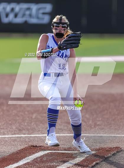 Thumbnail 3 in Centennial vs. Monterey (UIL 5A Regional Semifinals) photogallery.