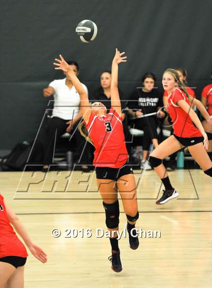 Thumbnail 3 in Mayfield @ Monrovia photogallery.
