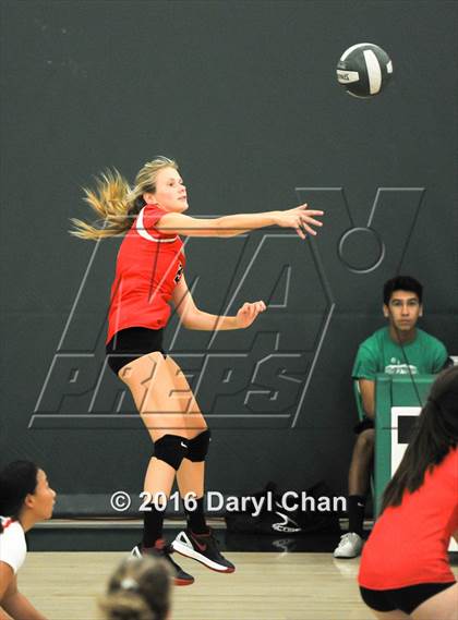 Thumbnail 1 in Mayfield @ Monrovia photogallery.