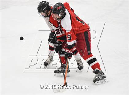Thumbnail 2 in Fairfield Warde/Ludlowe vs. Branford (CIAC D2 Quarterfinal) photogallery.