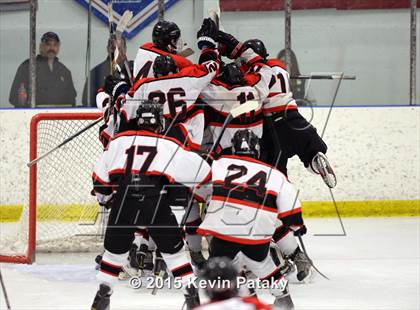 Thumbnail 2 in Fairfield Warde/Ludlowe vs. Branford (CIAC D2 Quarterfinal) photogallery.