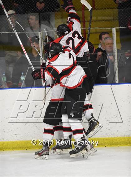 Thumbnail 3 in Fairfield Warde/Ludlowe vs. Branford (CIAC D2 Quarterfinal) photogallery.