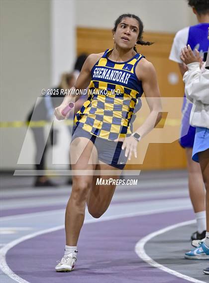 Thumbnail 3 in Taylor HSR Qualifier (4 x 200m Relay) photogallery.