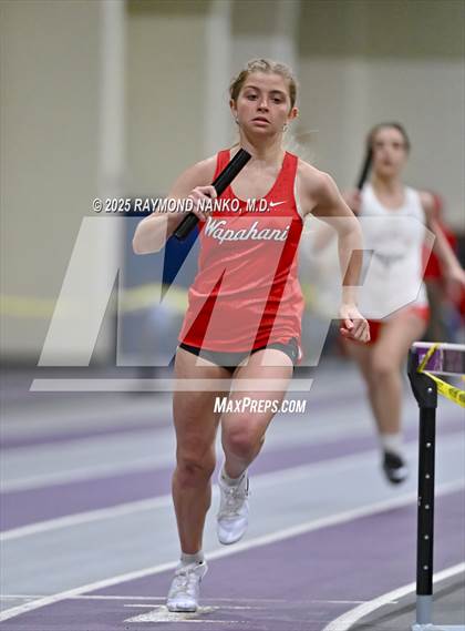 Thumbnail 2 in Taylor HSR Qualifier (4 x 200m Relay) photogallery.