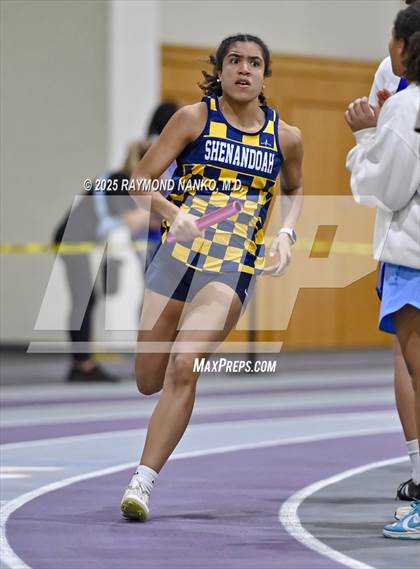 Thumbnail 3 in Taylor HSR Qualifier (4 x 200m Relay) photogallery.
