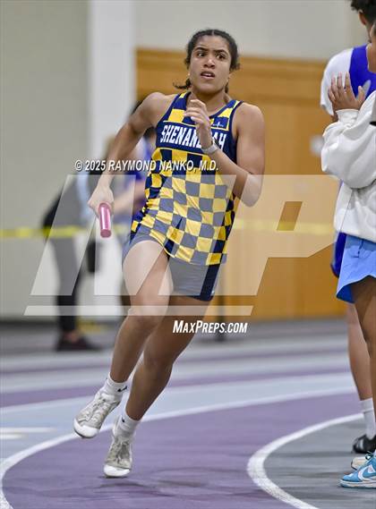 Thumbnail 2 in Taylor HSR Qualifier (4 x 200m Relay) photogallery.
