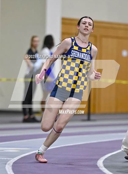 Thumbnail 3 in Taylor HSR Qualifier (4 x 200m Relay) photogallery.