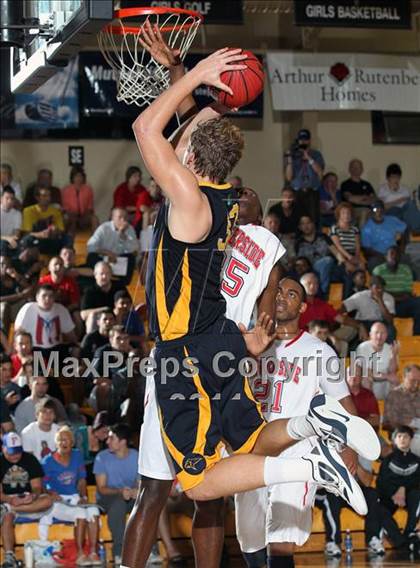 Thumbnail 3 in Riverside vs. Prestonwood Christian (City of Palms Classic) photogallery.