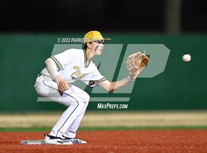 Thumbnail 3 in Holy Cross vs St. Martin's Episcopal photogallery.