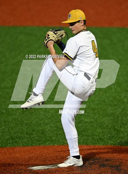 Thumbnail 2 in Holy Cross vs St. Martin's Episcopal photogallery.