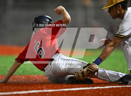 Thumbnail 1 in Holy Cross vs St. Martin's Episcopal photogallery.