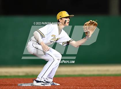 Thumbnail 2 in Holy Cross vs St. Martin's Episcopal photogallery.