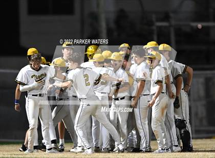 Thumbnail 1 in Holy Cross vs St. Martin's Episcopal photogallery.