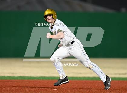 Thumbnail 2 in Holy Cross vs St. Martin's Episcopal photogallery.